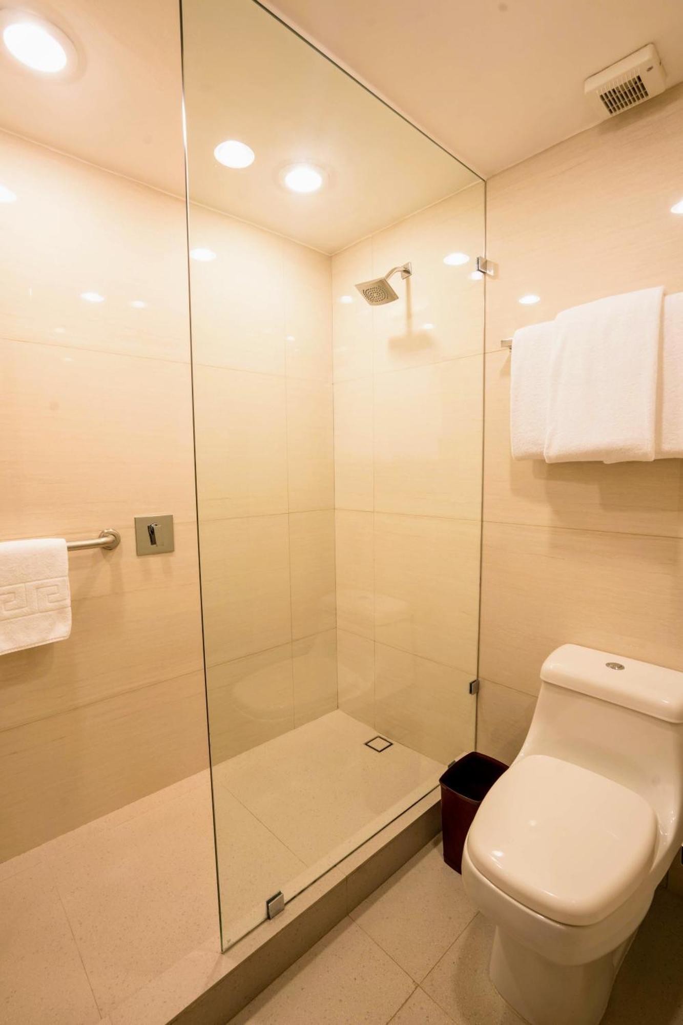 Superior Accessible Room Garden View Two Double Beds Non-Smoking