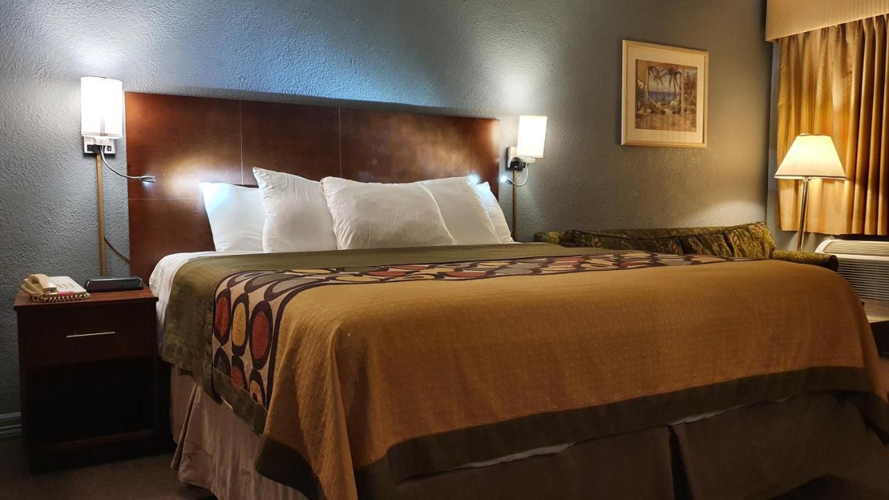 King Room with Kitchenette