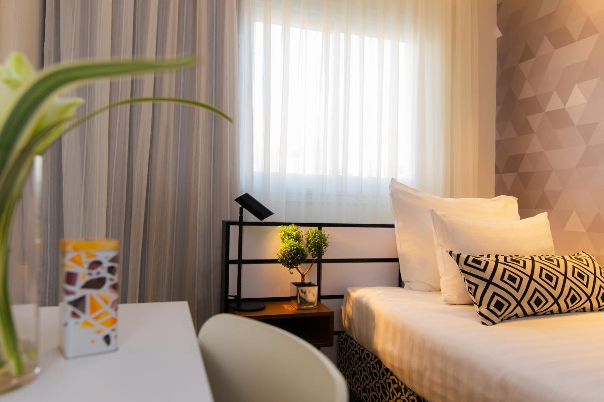 Small Single Room