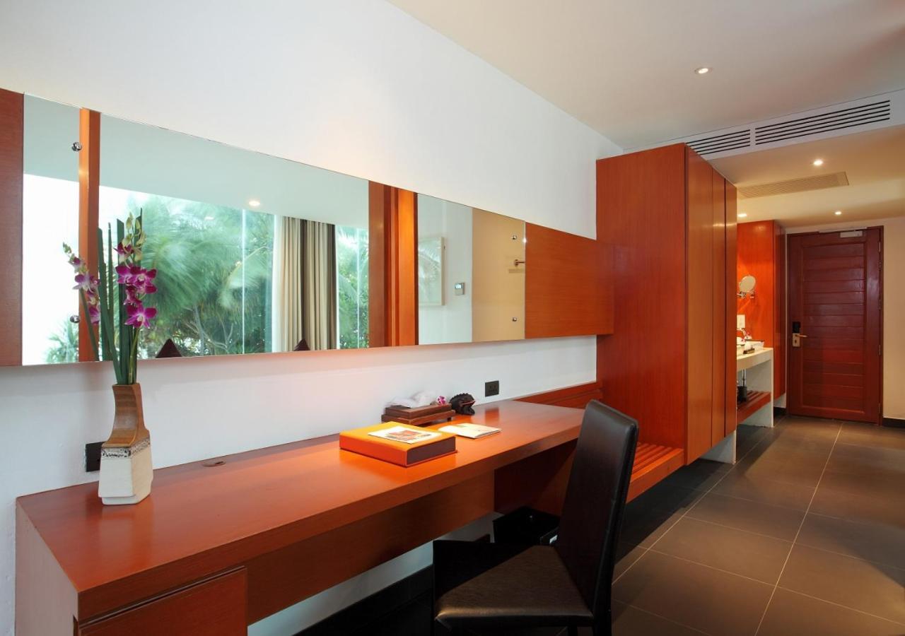 Suite Sea View with Daily Complimentary Minibar,1257932476:JPEG