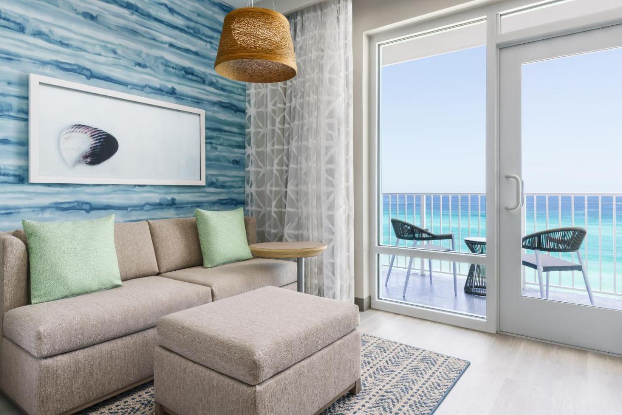 Deluxe Queen Room with Two Queen Beds, Balcony and Gulf View - High Floor