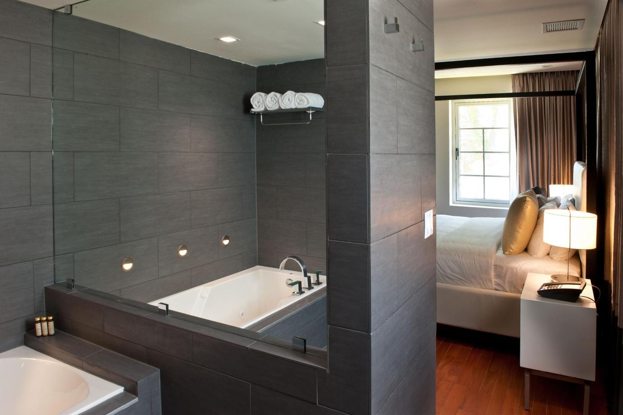 King Suite with Ocean View - No Resort Fee