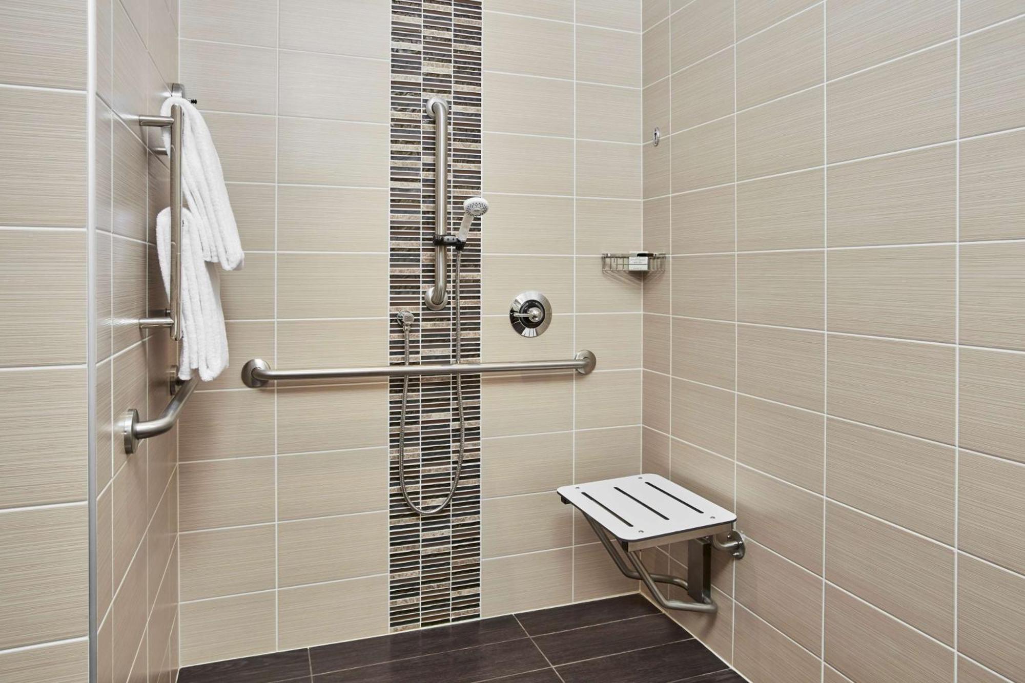 King Room - Mobility Accessible