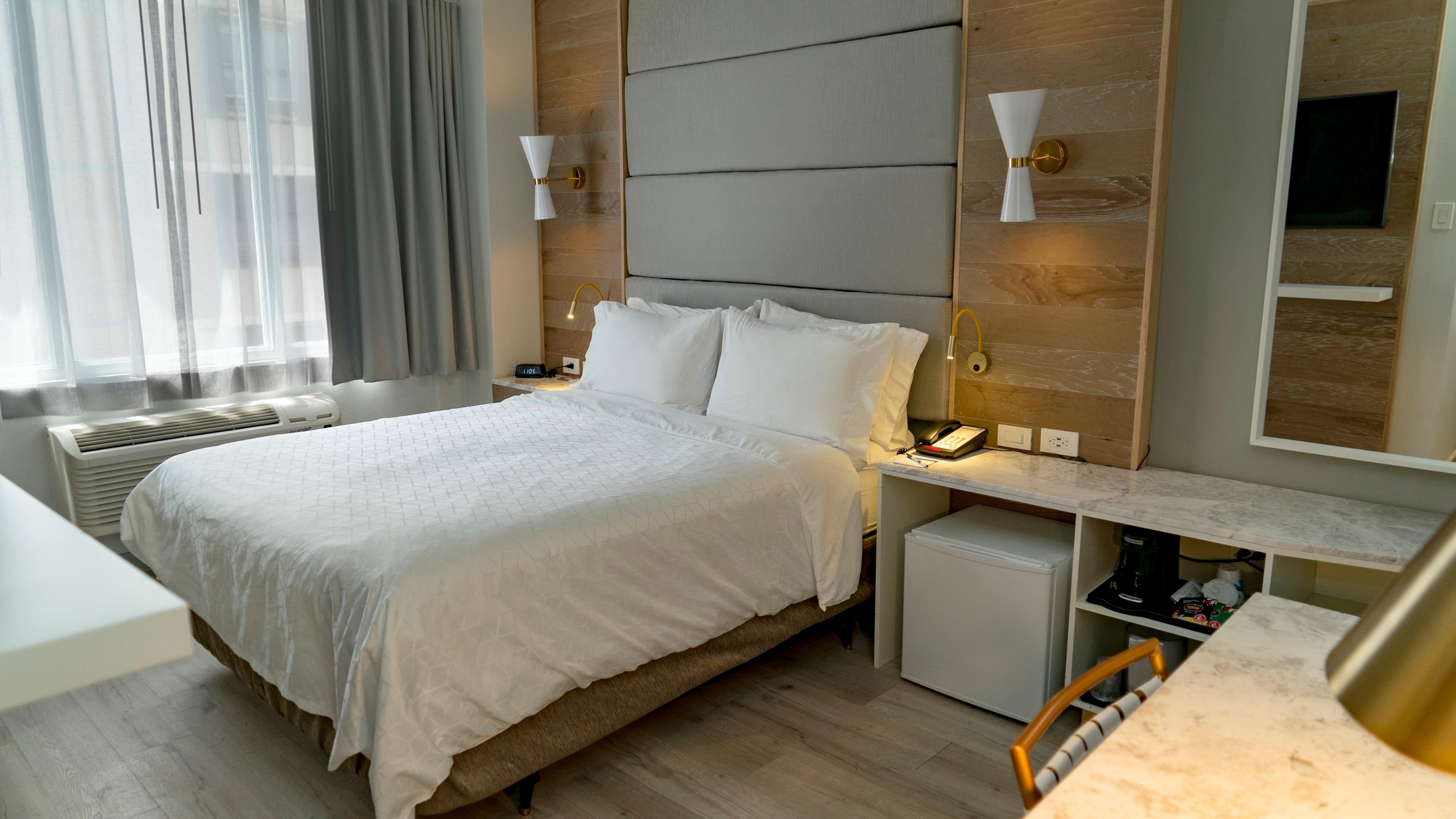 Standard Queen Room