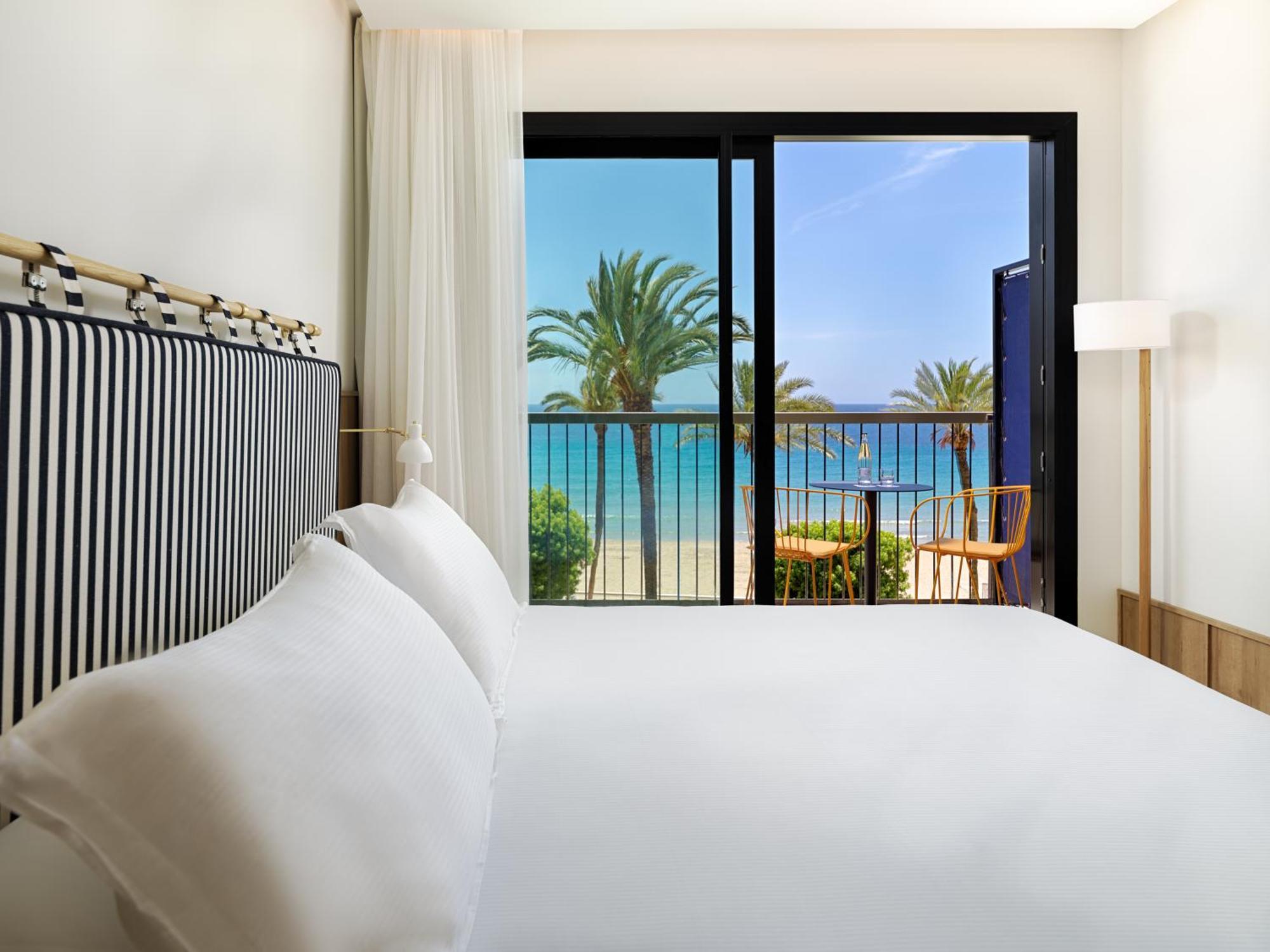 Classic Room with Terrace and Sea View (2 Adults)