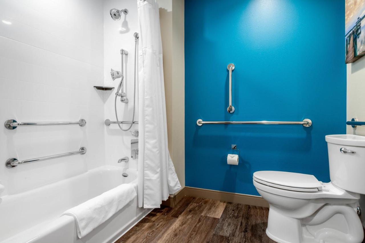 King Room - Accessible/Non-Smoking