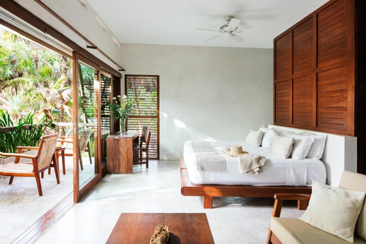 Deluxe Double Room with Balcony and Sea View