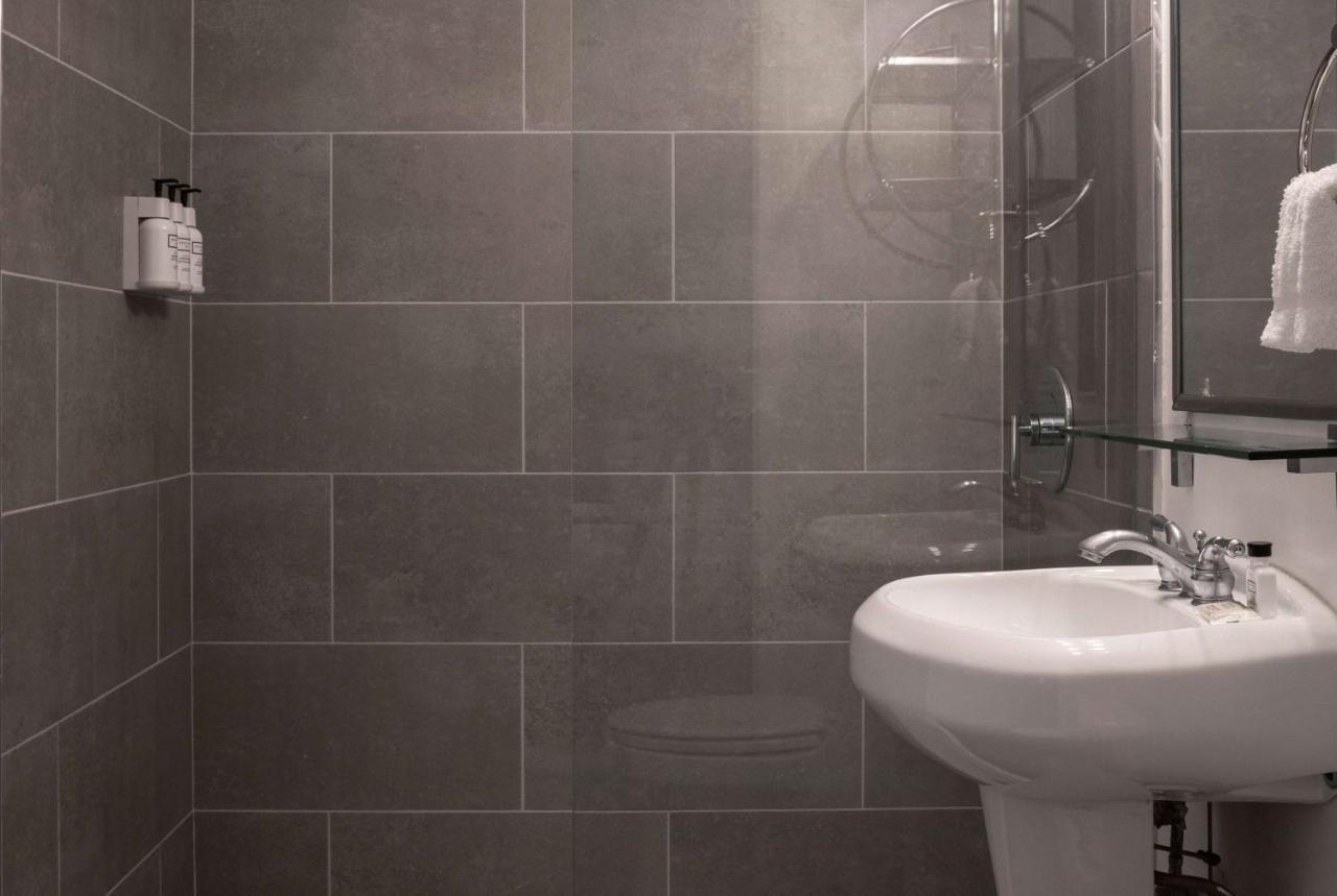 King Room with Balcony and City View - Non-Smoking