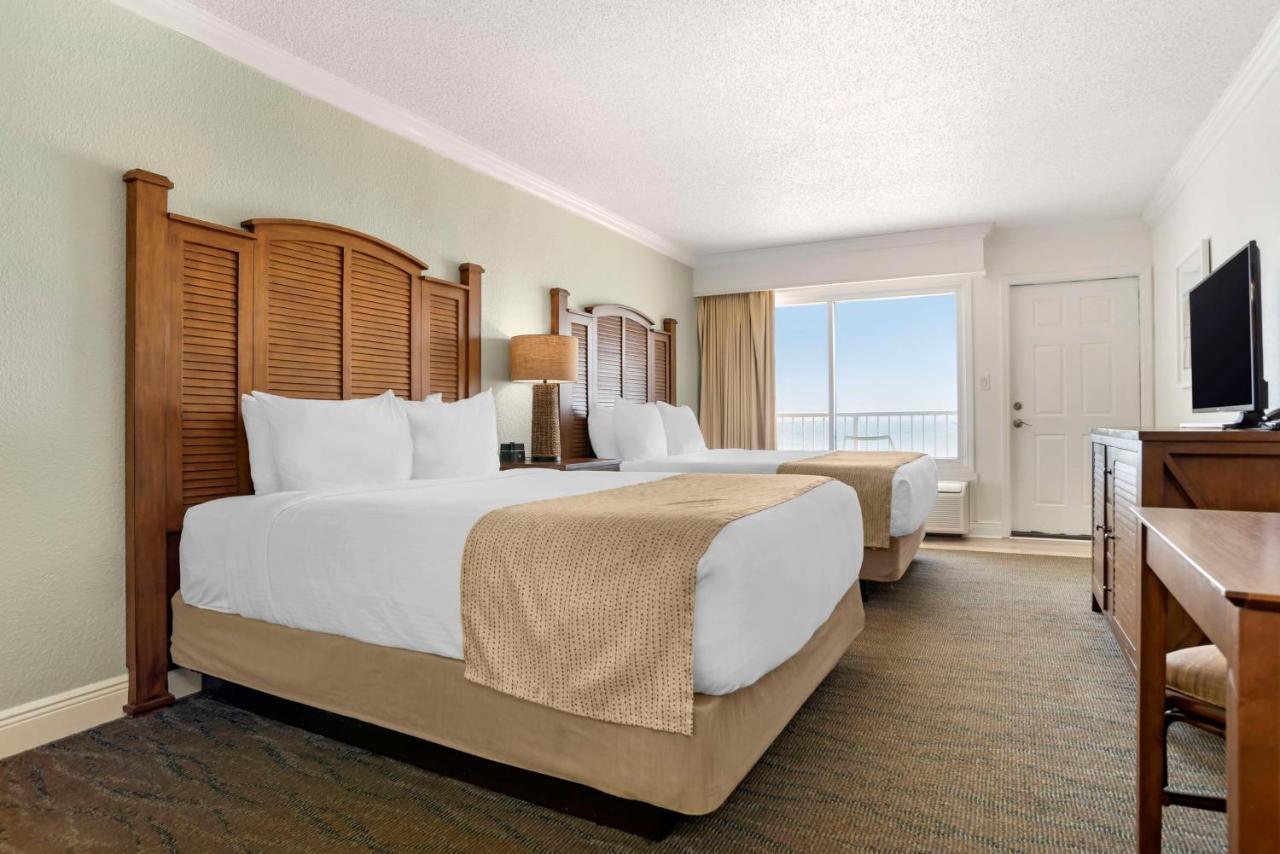 Queen Room with Two Queen Beds and Kitchenette/Gulf View - Non-Smoking