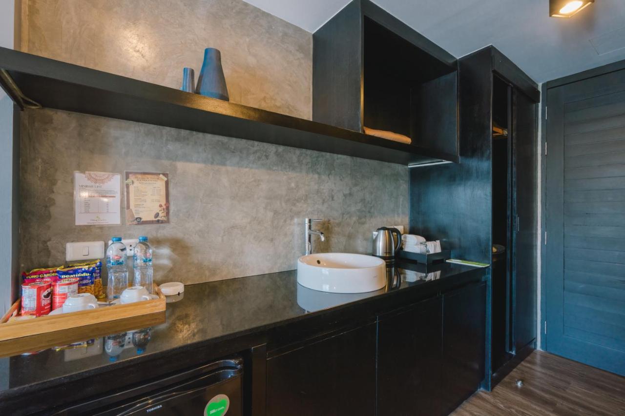 Superior King or Twin Room with Sea View