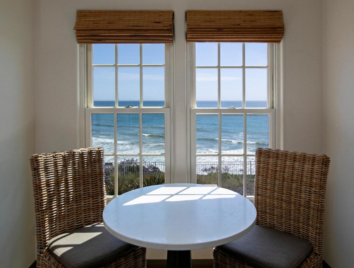Queen Room with Two Queen Beds with Oceanfront View