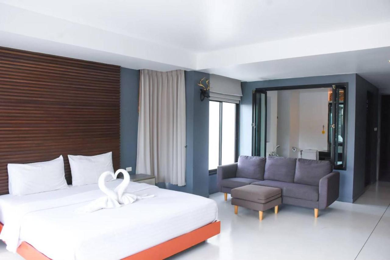 Deluxe Double Room with Bath Tub