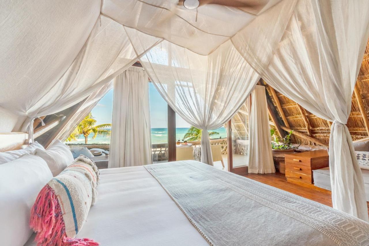 Master Suite Beach front Top level