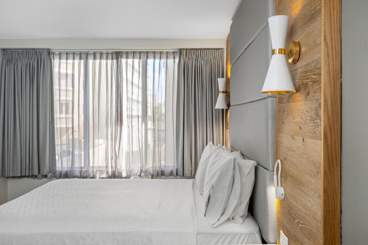 Standard King Room Accessible