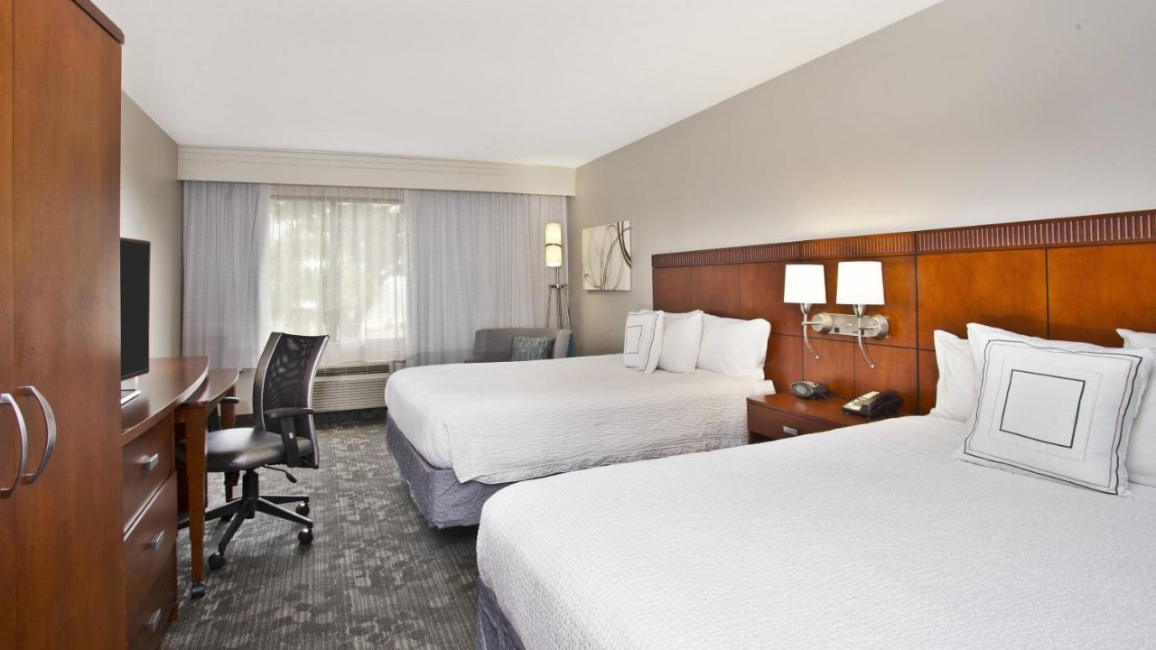 Queen Room with Two Queen Beds and Gulf View