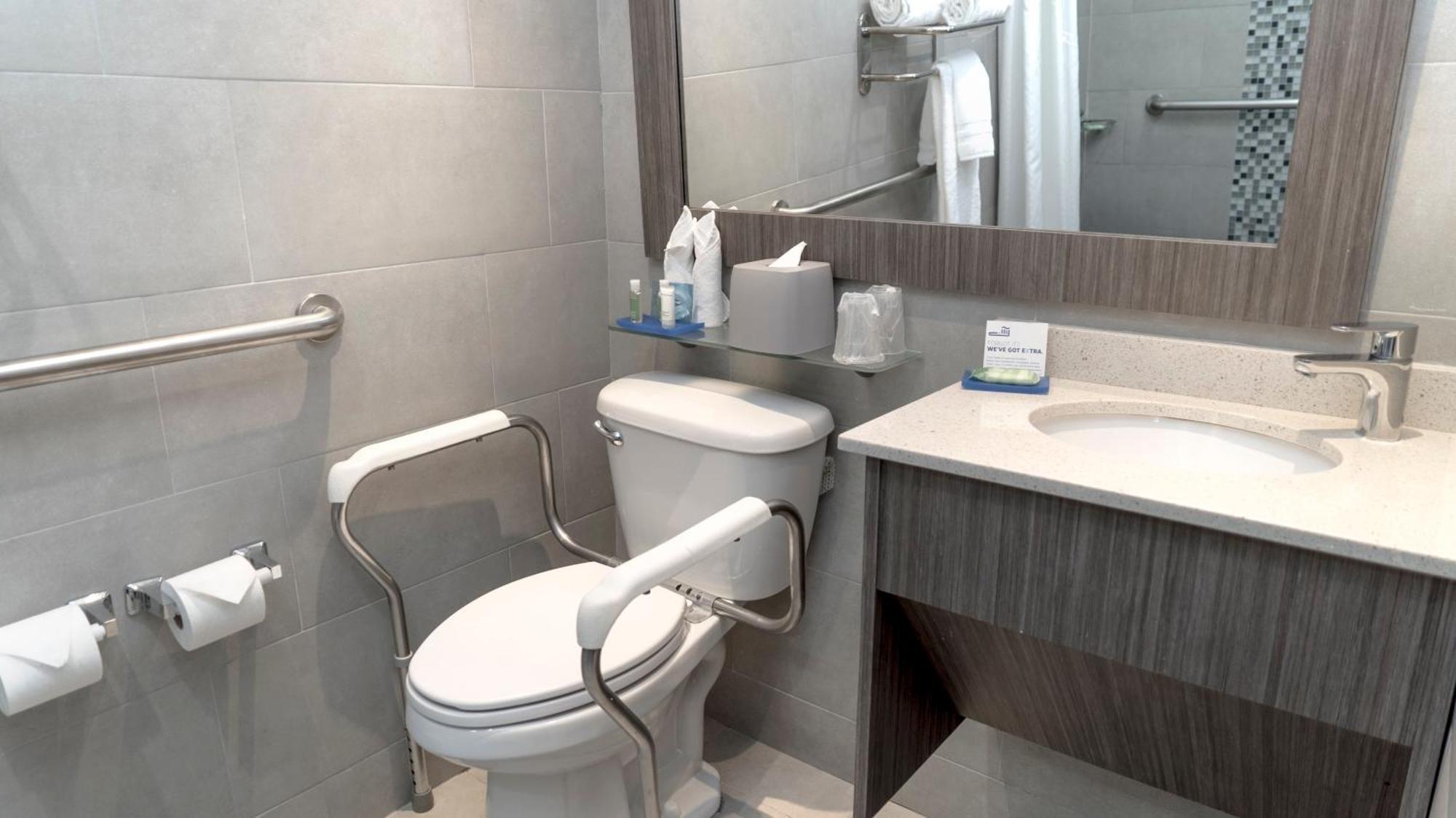 Standard King Room Accessible