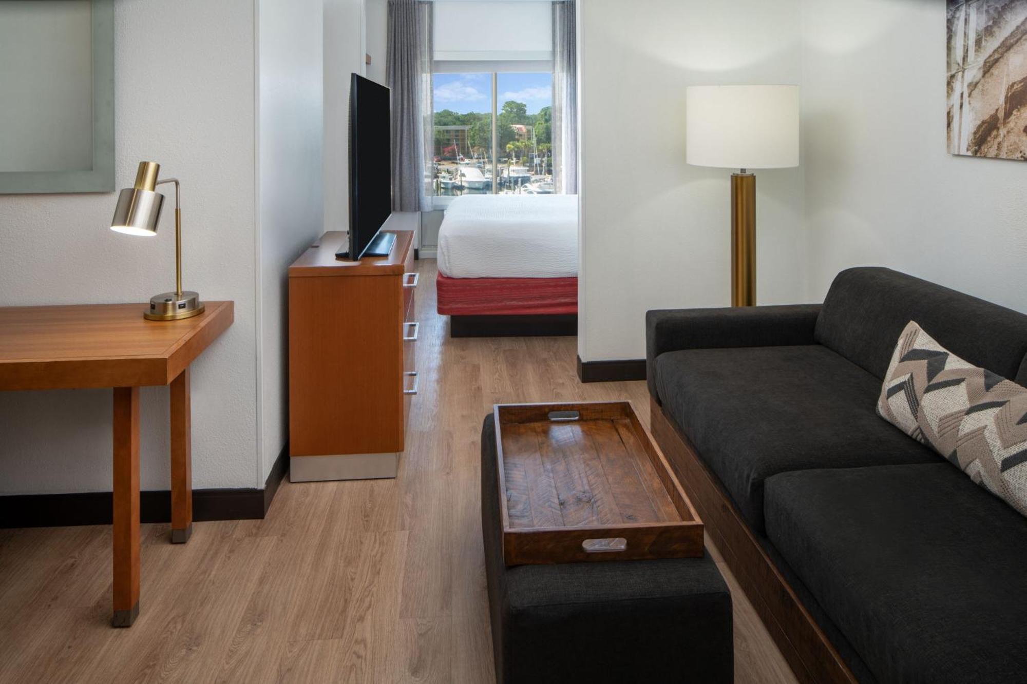 Studio,1 King, Sofa bed