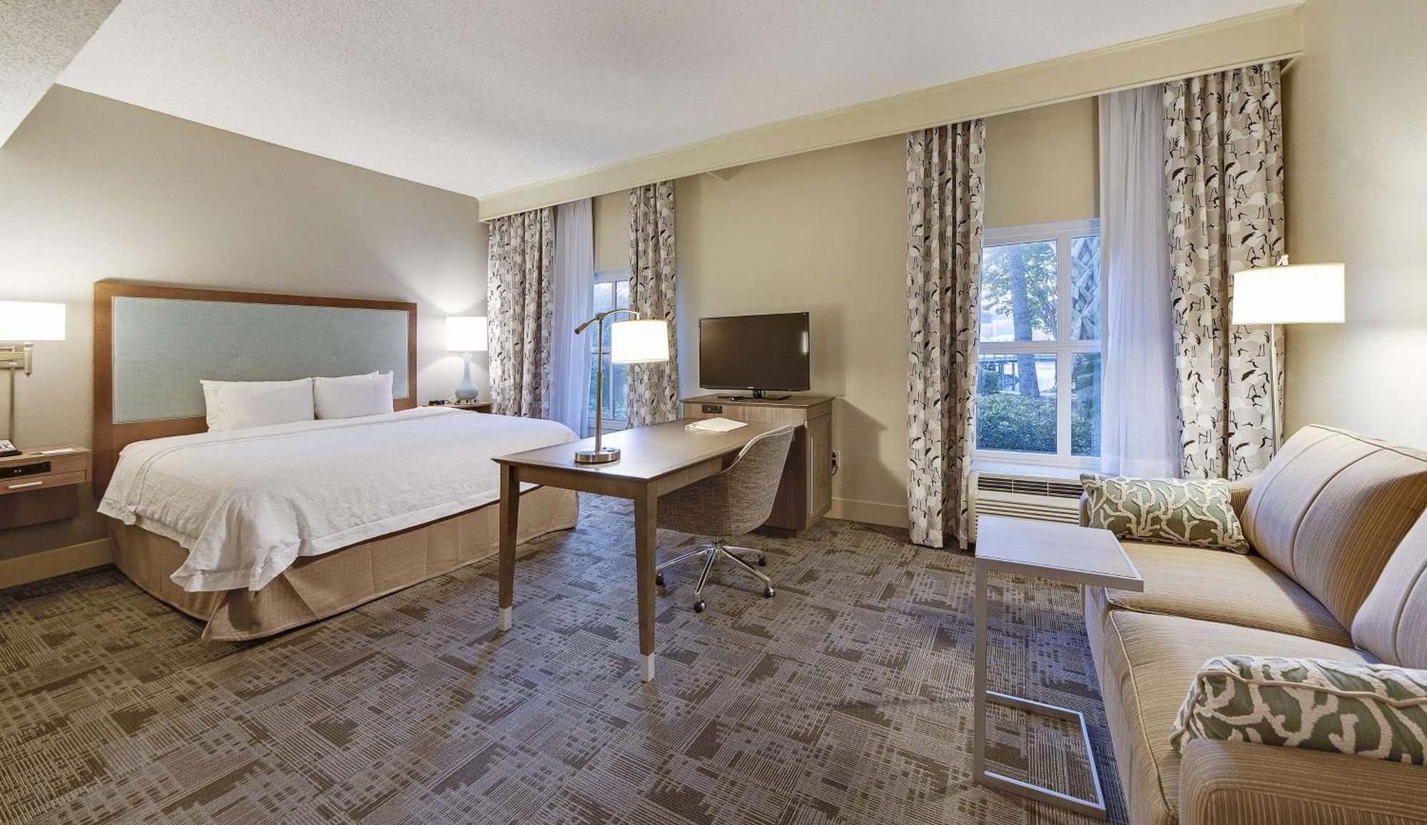 King Room with Sofa Bed - Non-Smoking