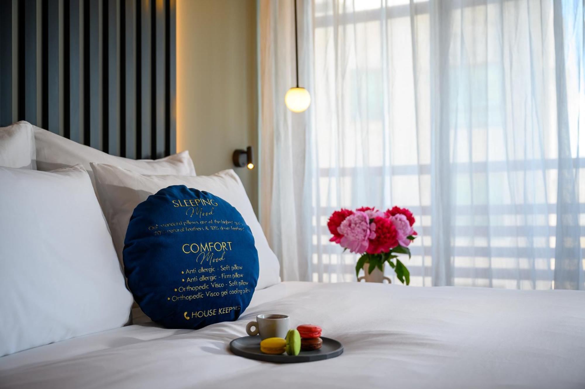 Deluxe Double or Twin Room with City View