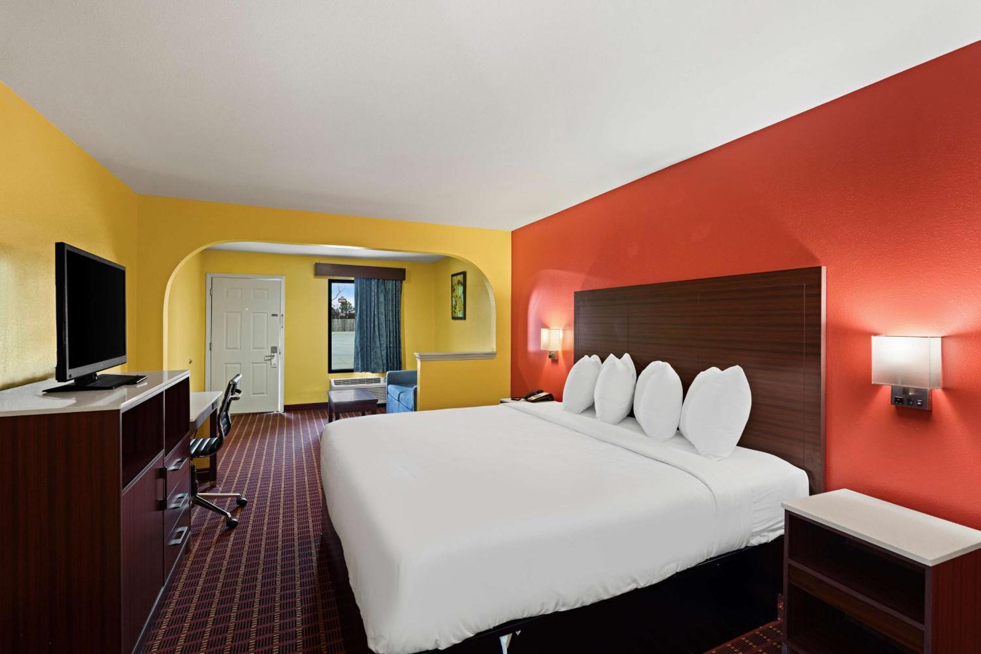 King Suite with Sofa Bed - Non-Smoking