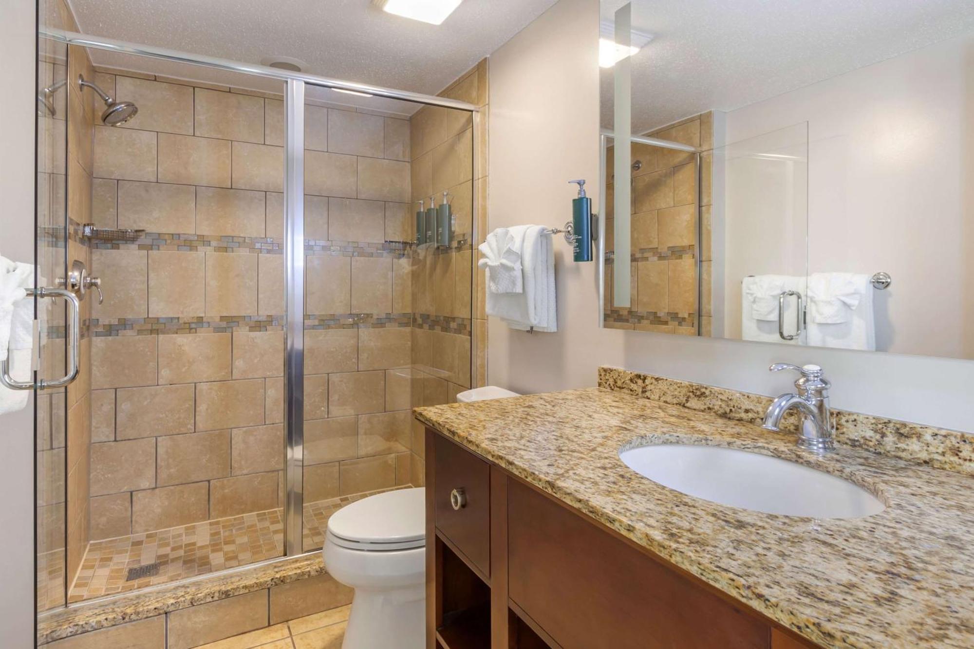 Three-Bedroom Suite with Ocean Front