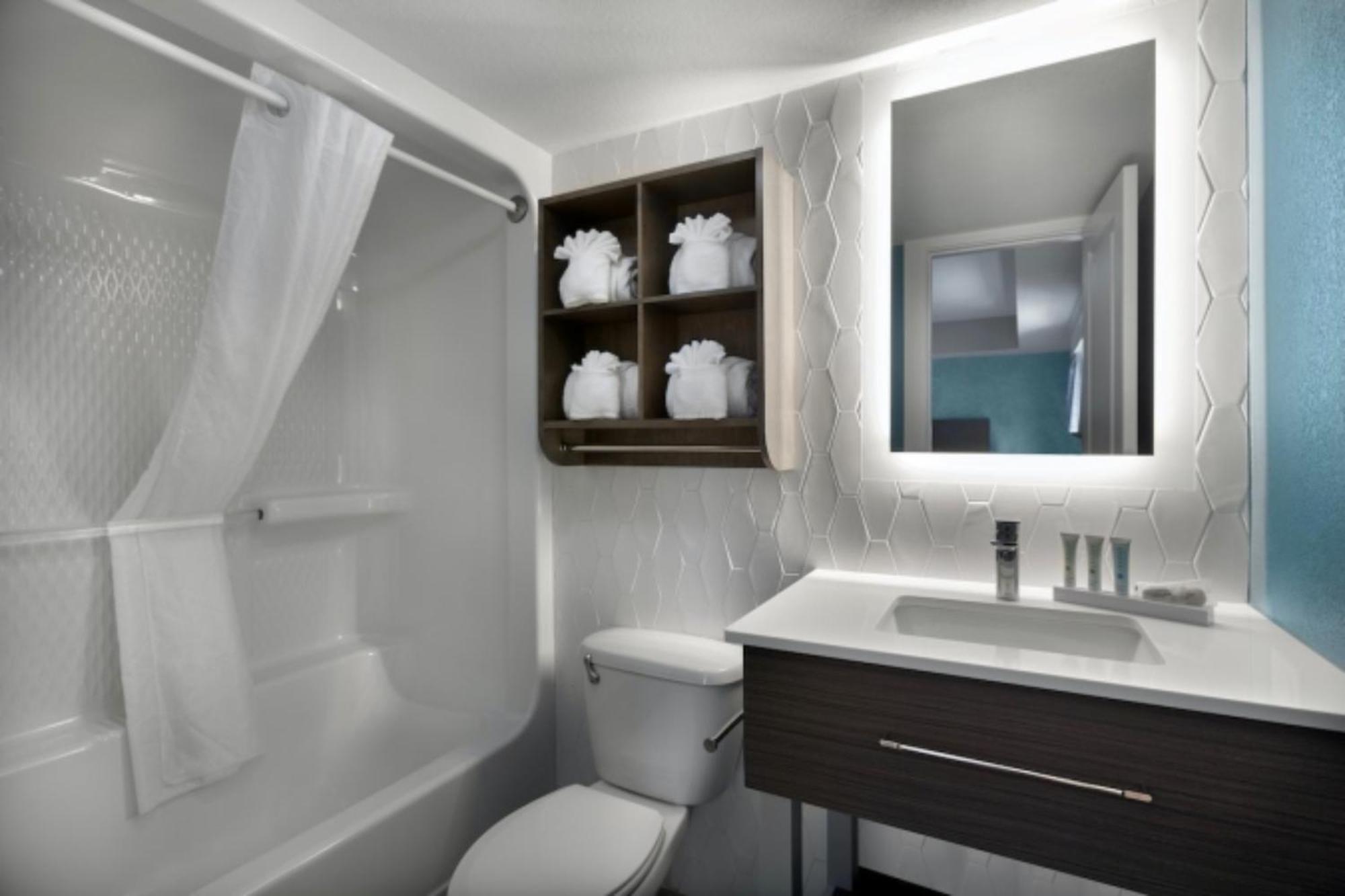 Two-Bedroom Deluxe Apartment