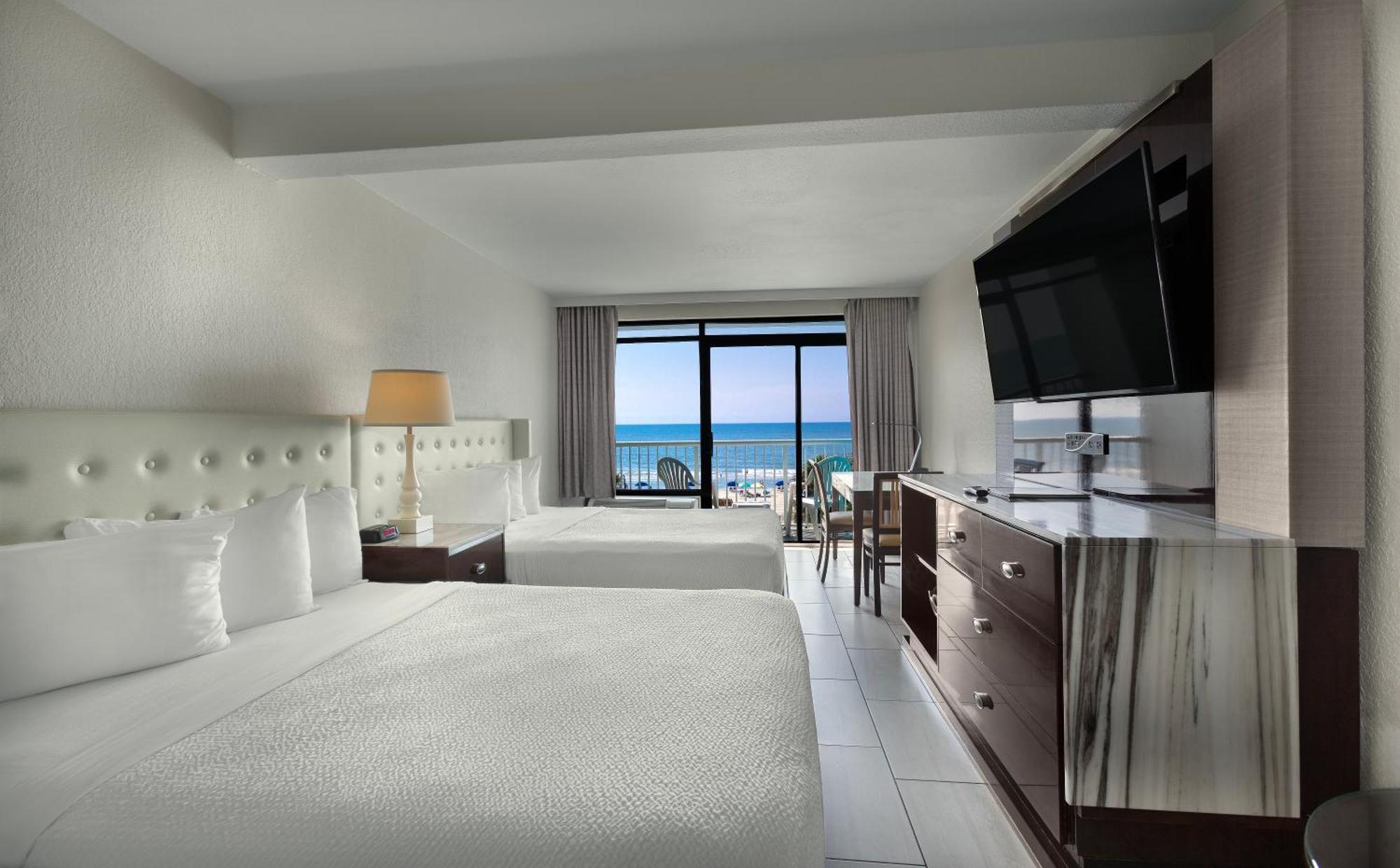 Oceanfront Queen Room with Two Queen Beds and Kitchenette