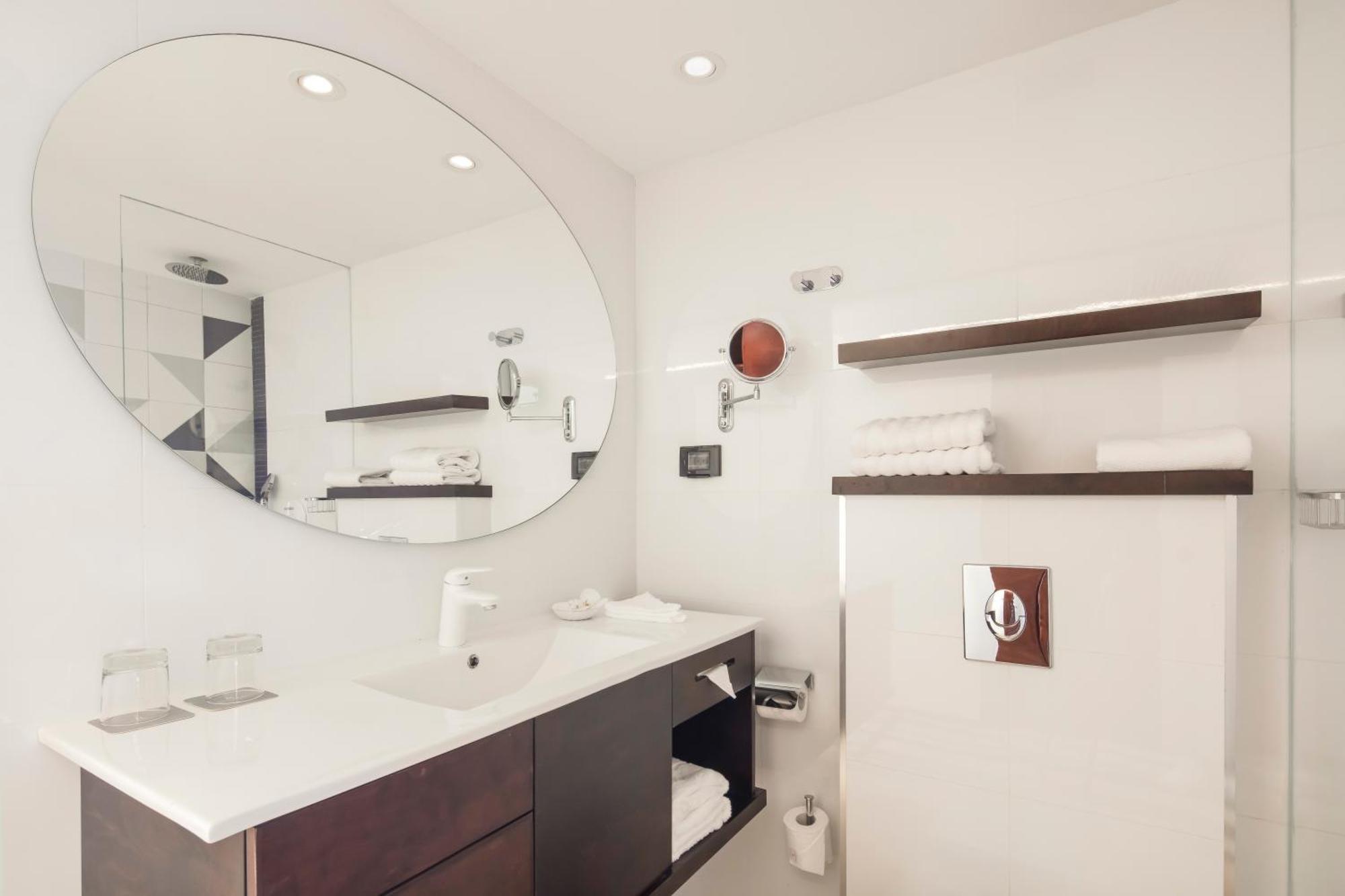 Executive Guest room, 1 King, Sea view, Balcony