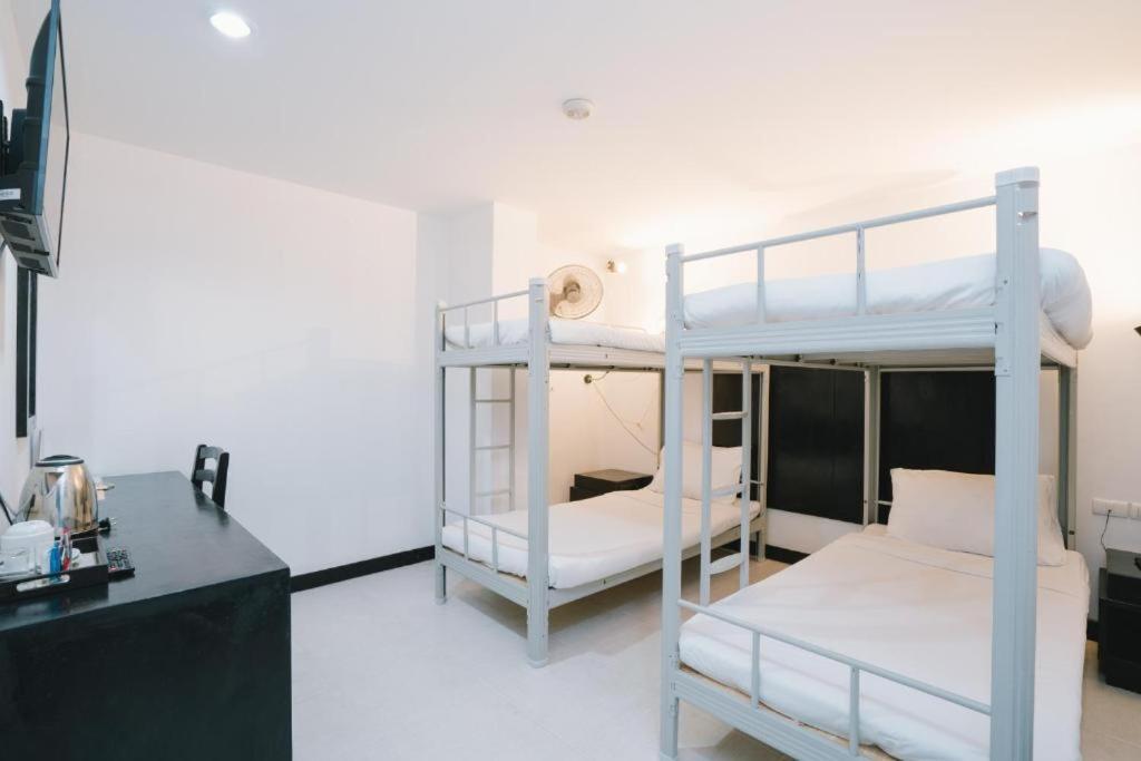 Bed in 4-Bed Mixed Dormitory Room