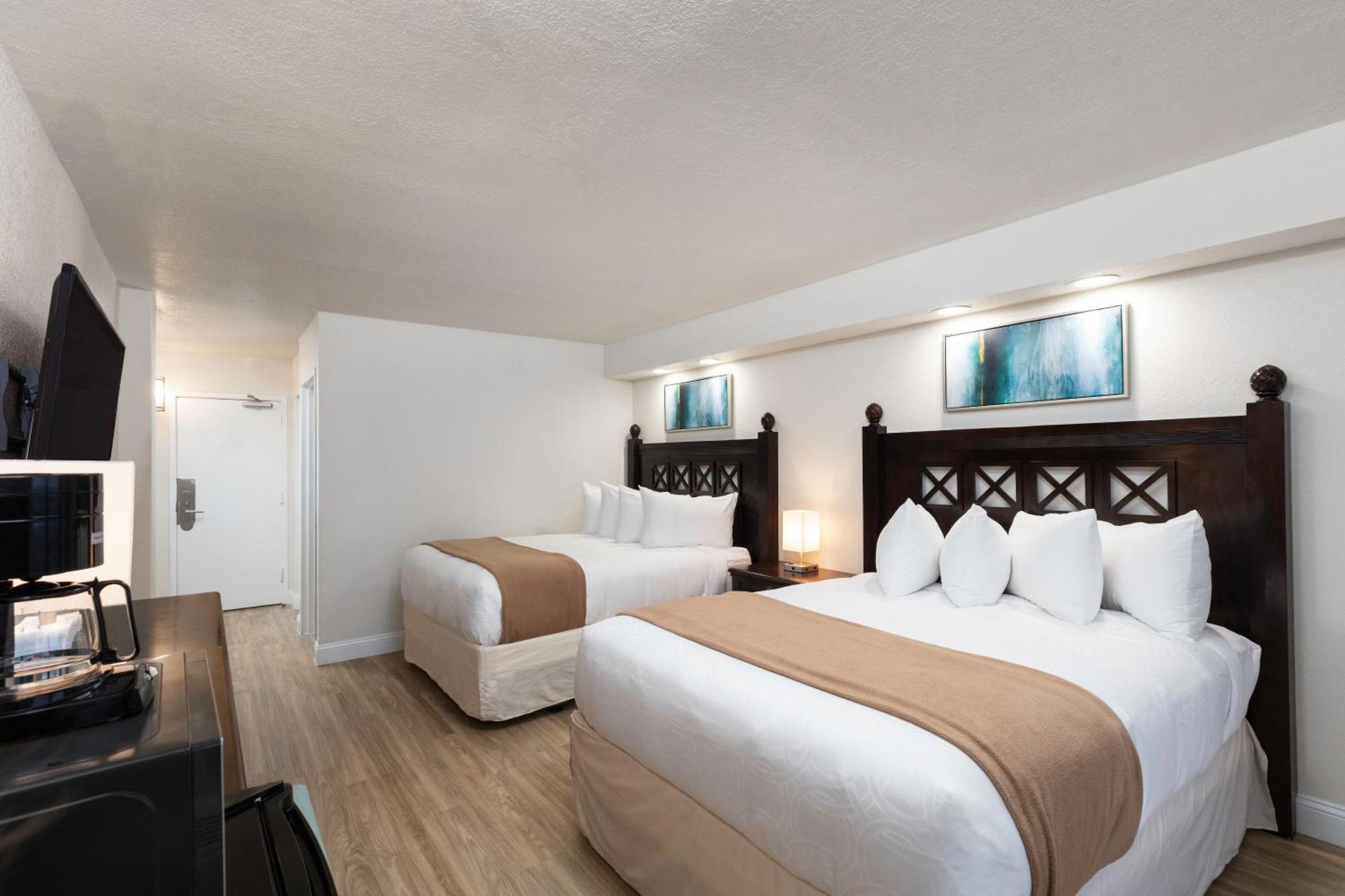Double Oceanfront Guestroom