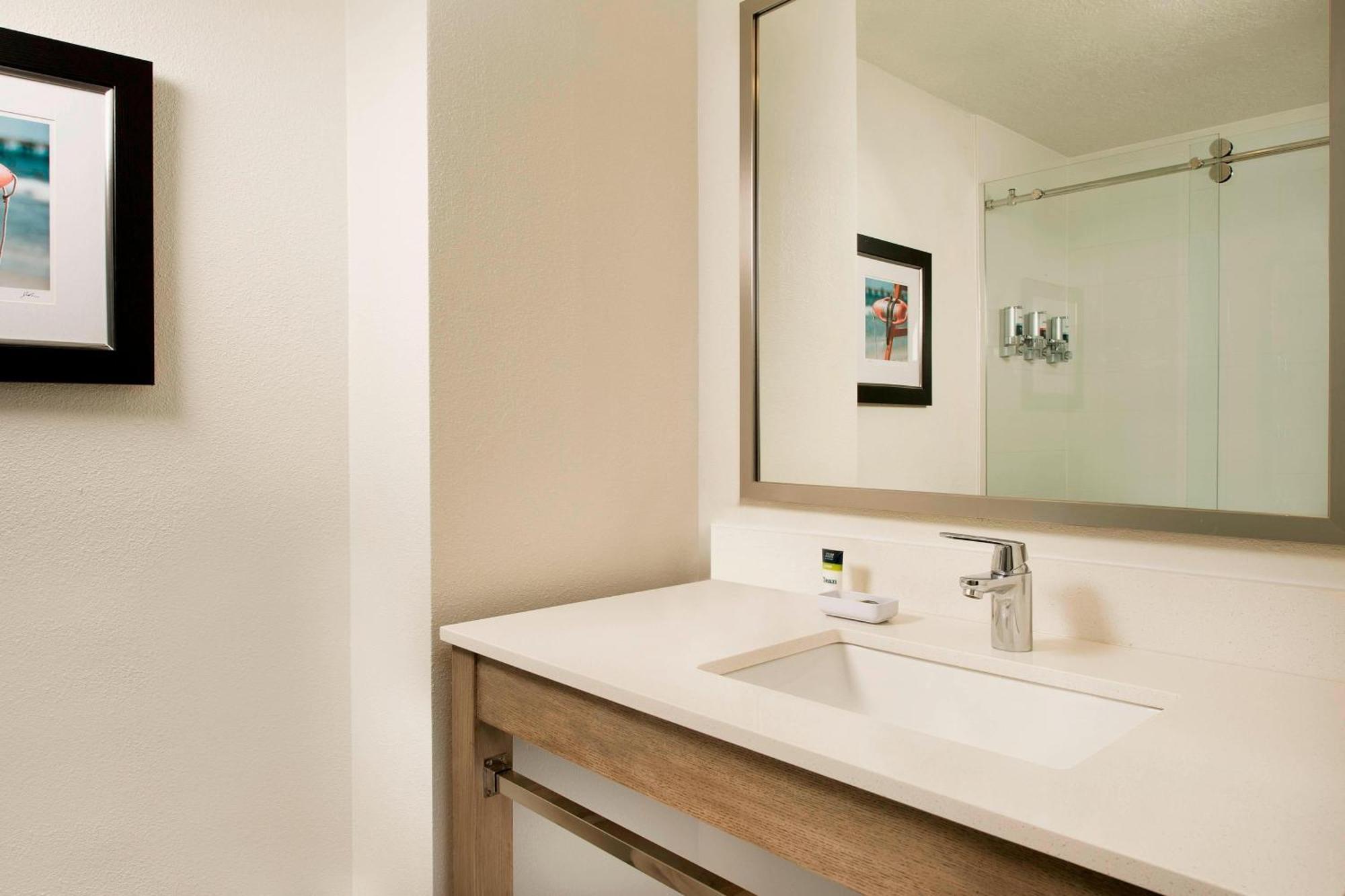Executive Suite, 1 King, Sofa bed, Oceanfront, Whirlpool