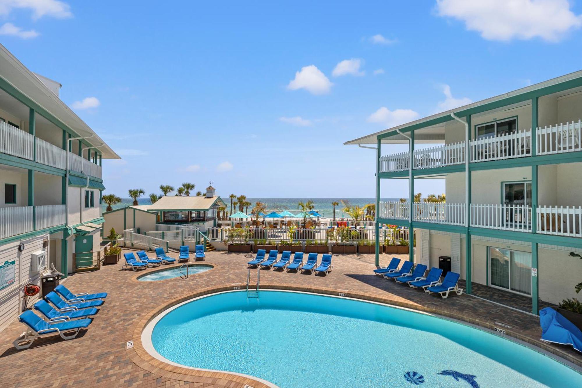 2 Bedroom Suite Four Double Beds w/ Sofa Sleeper Pool View Ground Floor