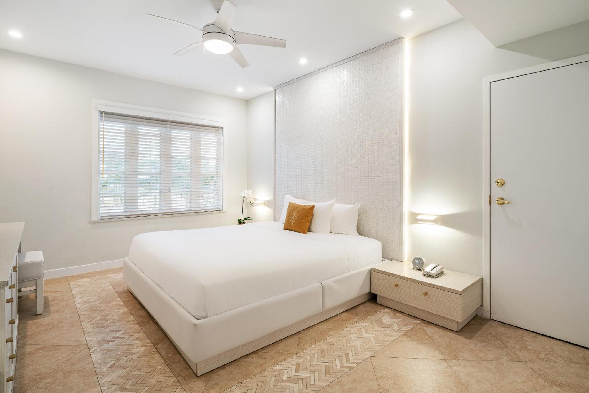 Cardozo Ocean Front King