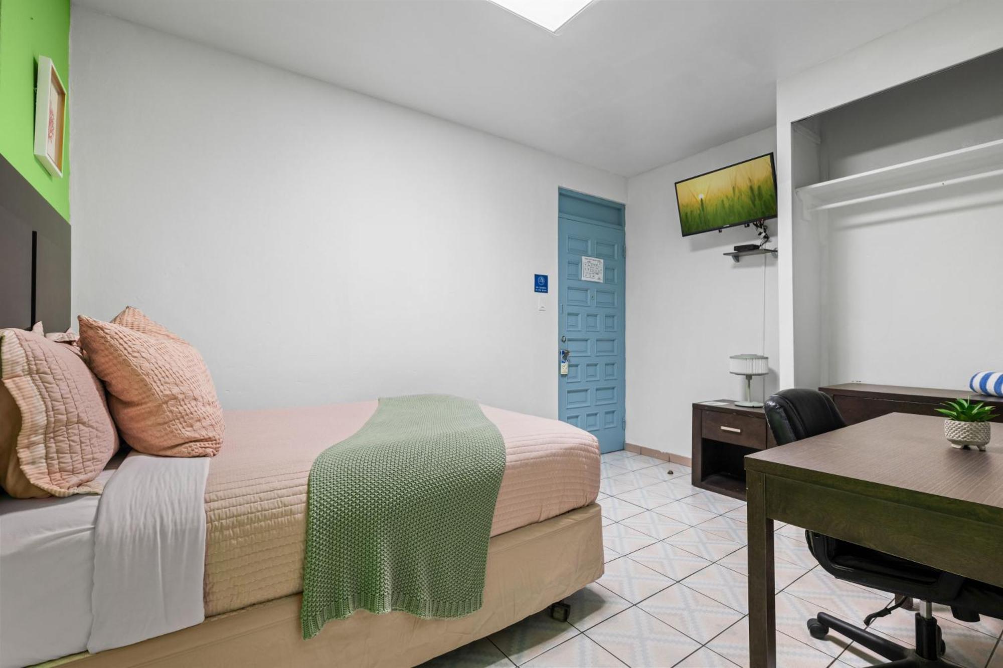 Guest Room One Bed