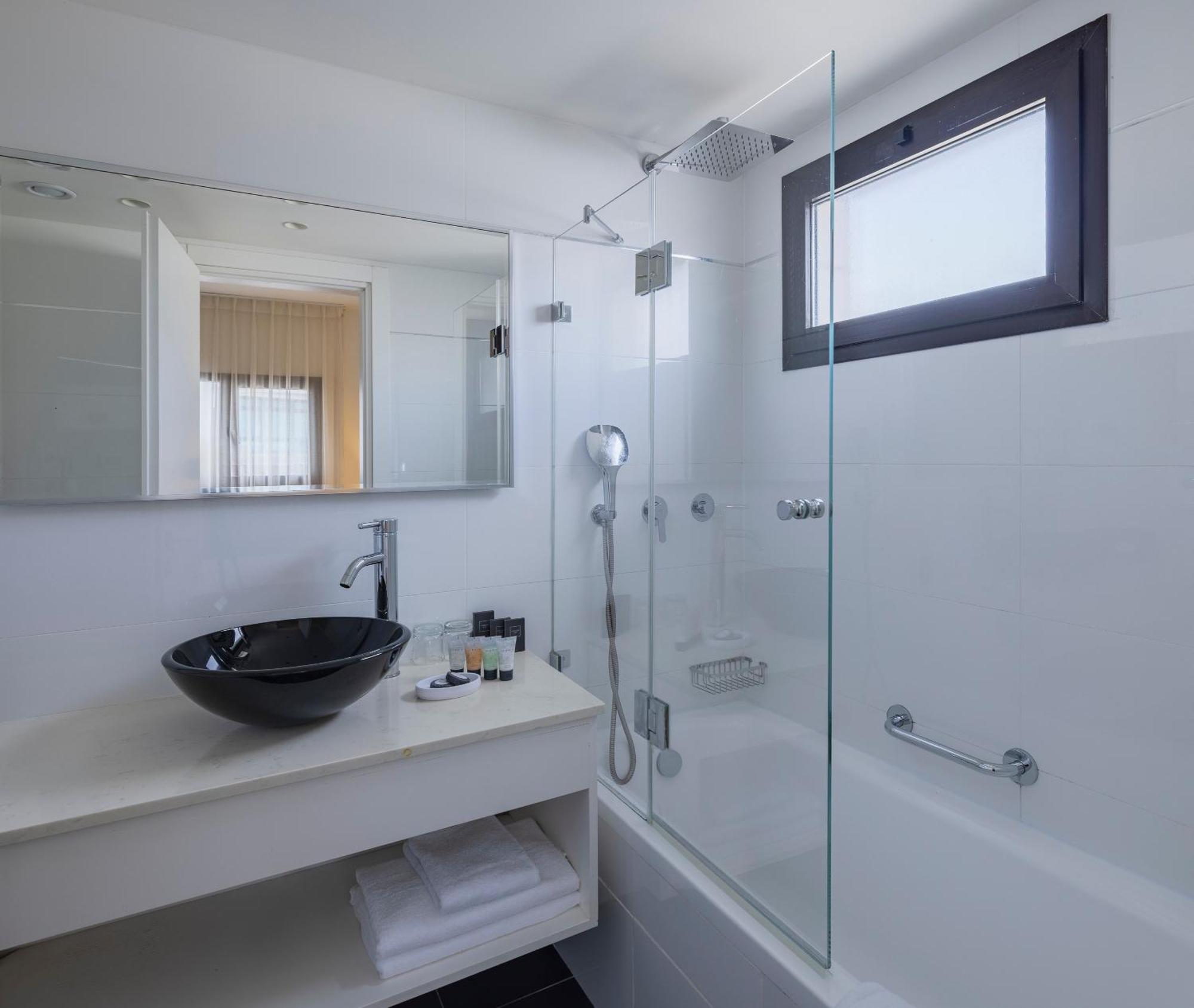 Queen Suite with Sofa Bed