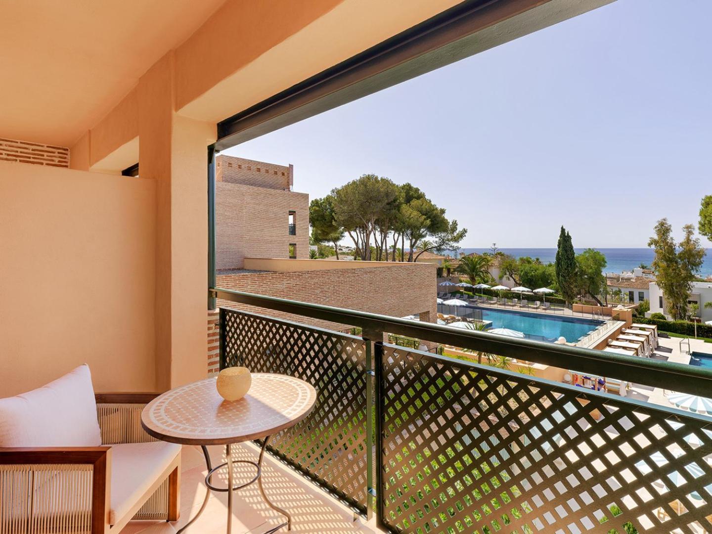 Deluxe Double Room with Balcony and Sea View