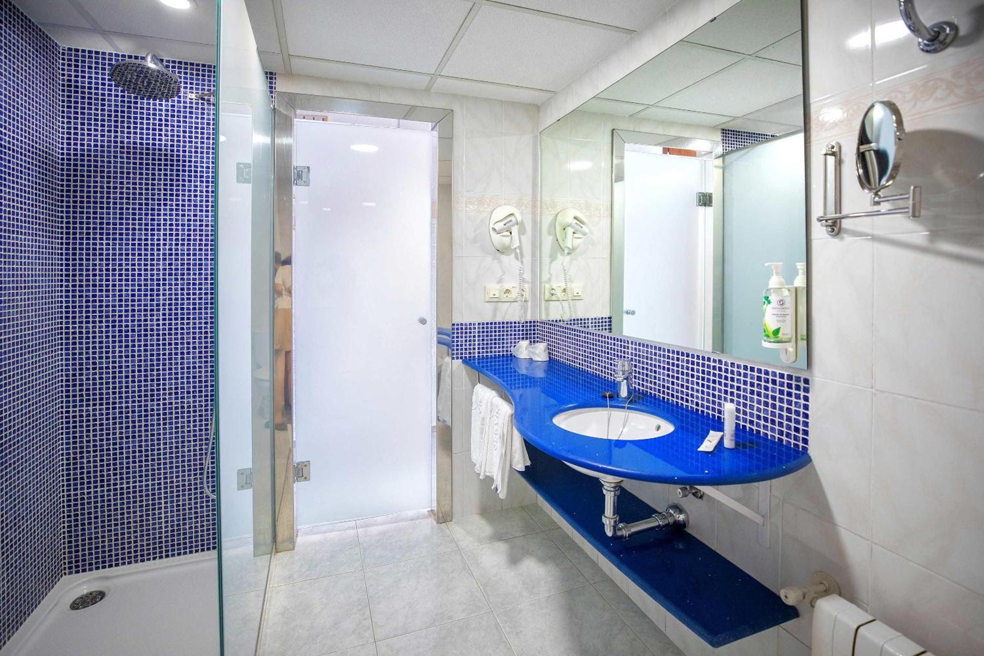 Double or Twin Room with Pool View