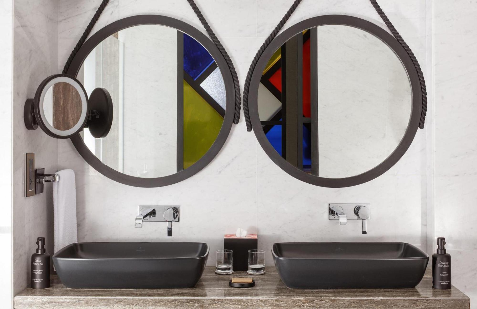 Spacious Andaz Deluxe Suite with Sea View and Balcony  – Free Breakfast, 20% off Food and Beverage (Summer 2026)