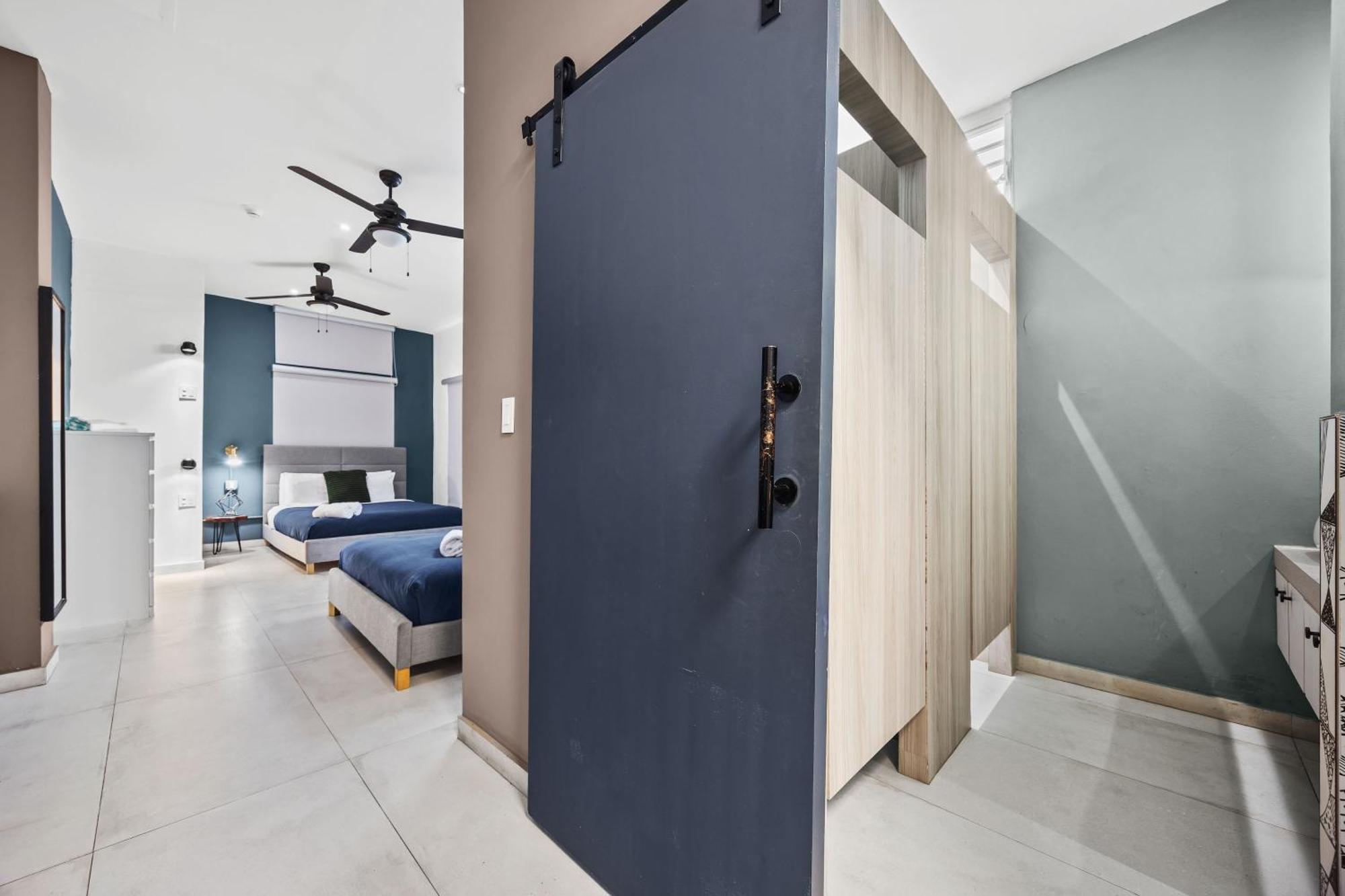 Deluxe Family Suite