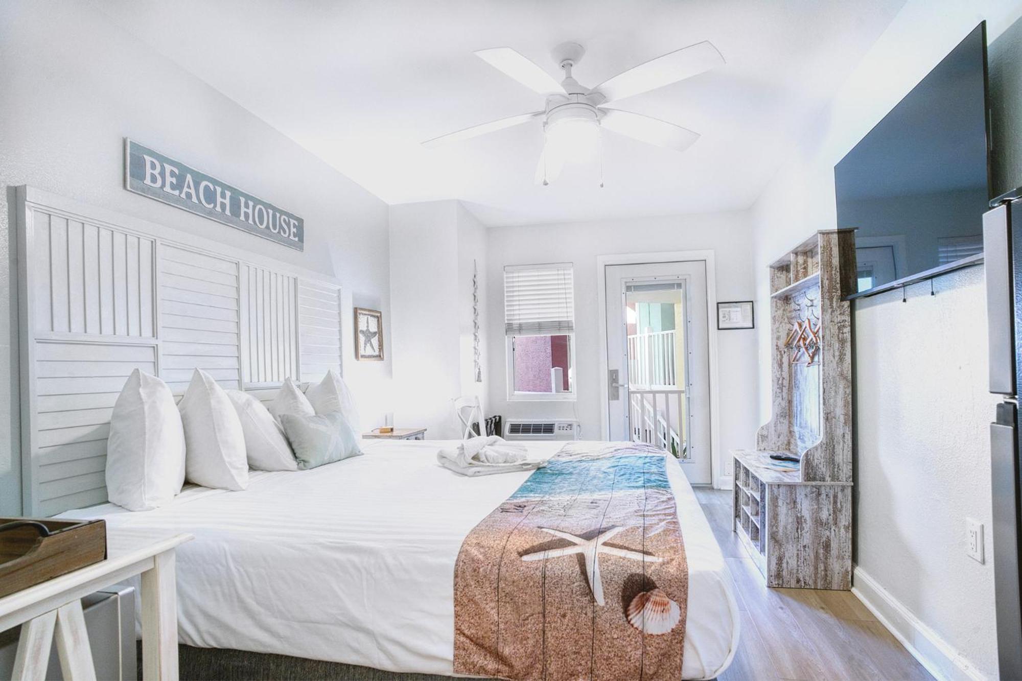 Standard Queen Room