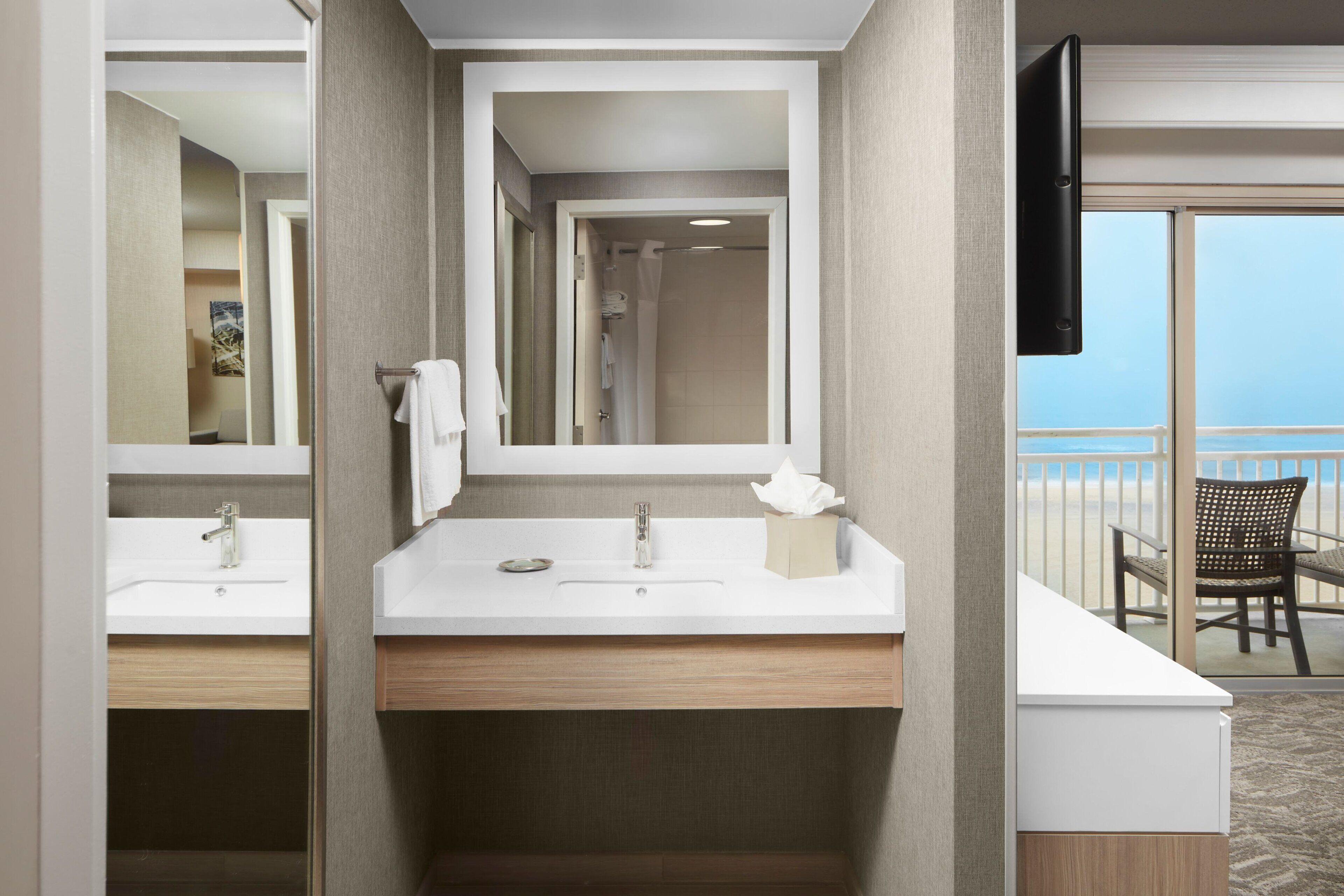 King Suite with Balcony, Roll-In Shower and Sofa Bed - Mobility Access