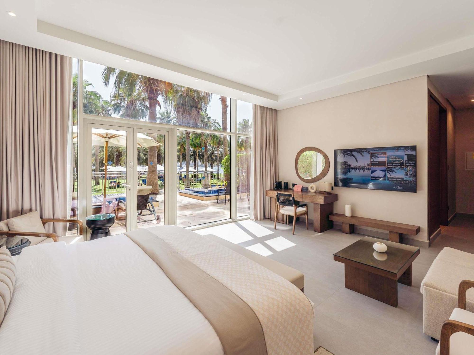 Wellness Room with Pool Access