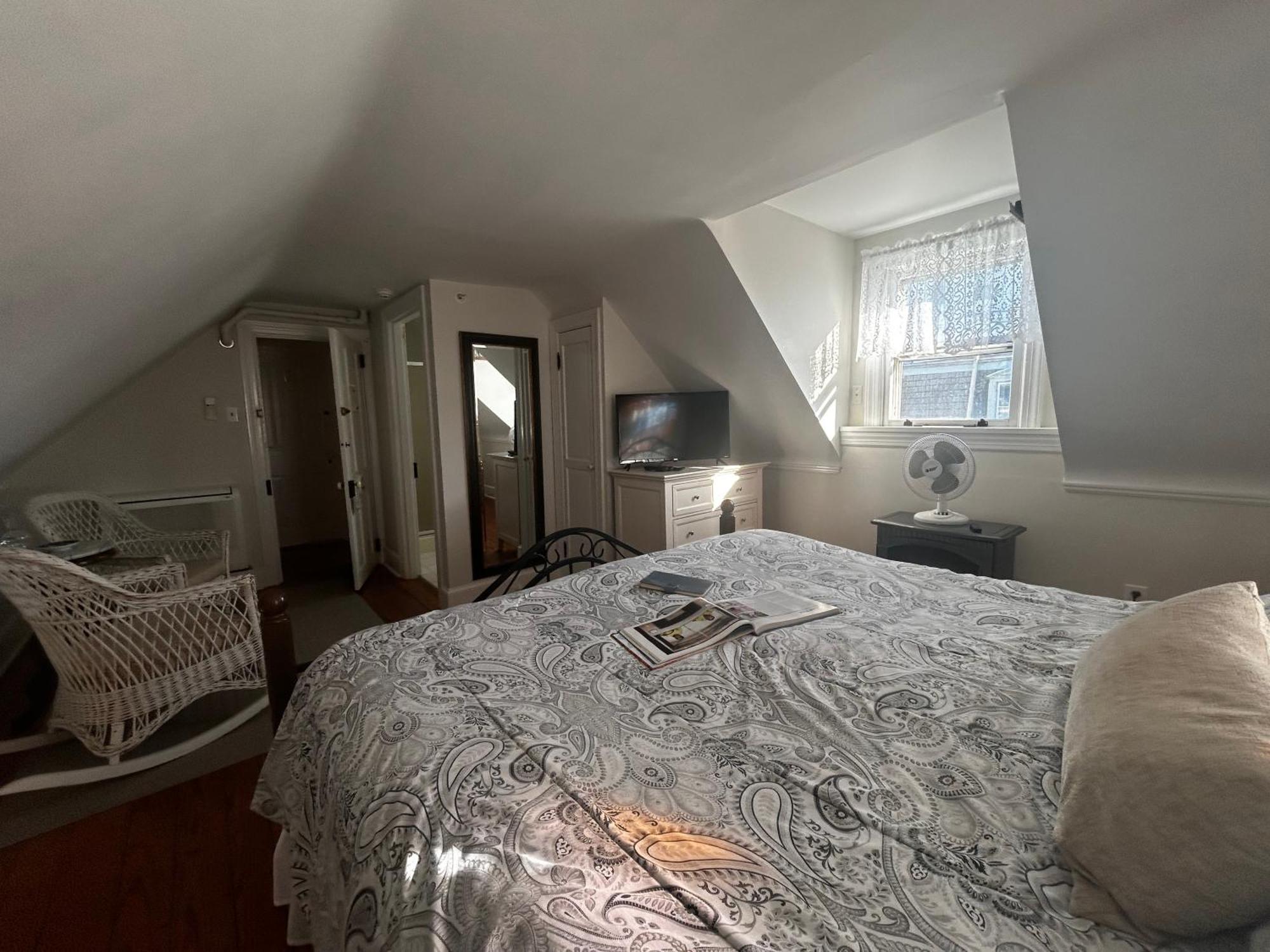 Deluxe King Room with Ocean View