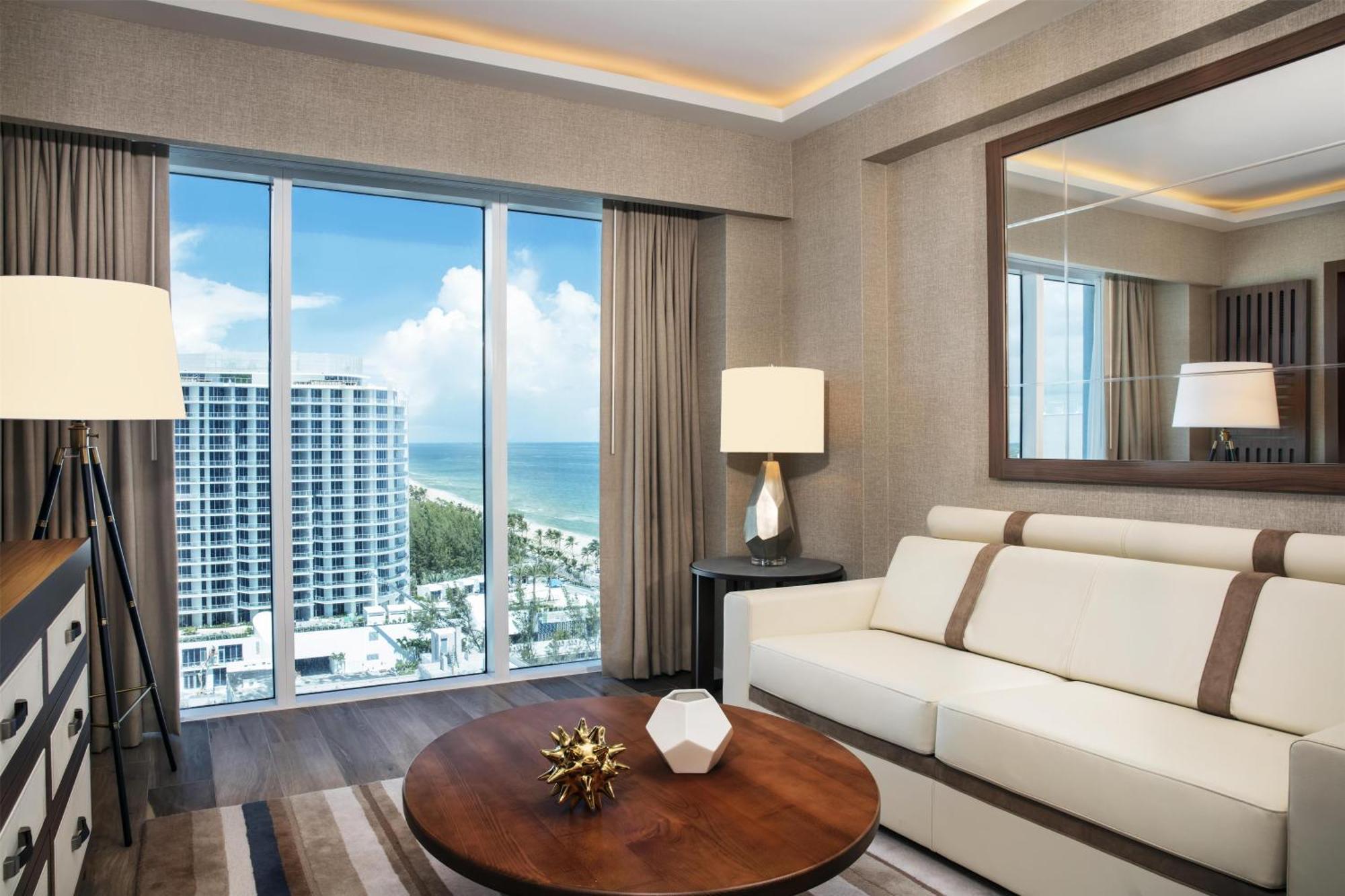 One-Bedroom Suite with Partial Ocean View - Hearing Access