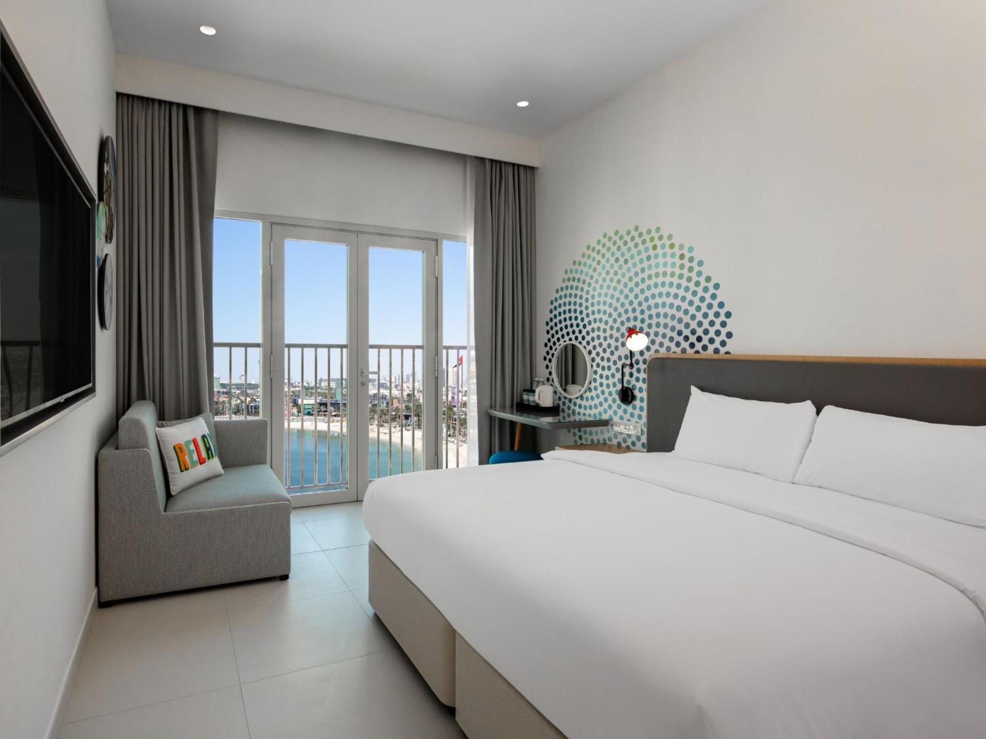 Rover Room - 36-Hour Staycation with 09:00 AM Early Check-in and 09:00 PM Late Checkout