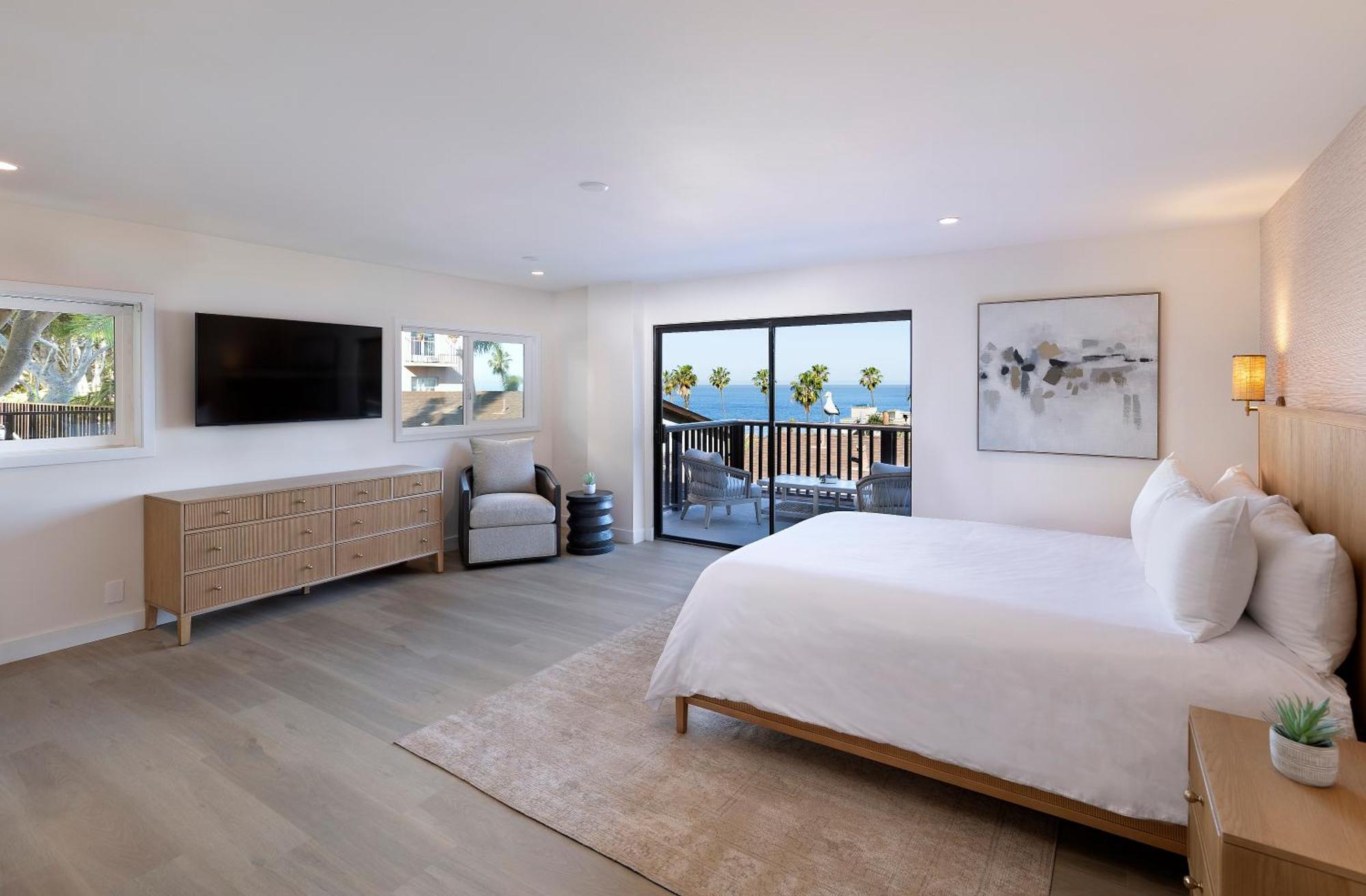 All New Terrace Ocean View King (Stair Access Only)