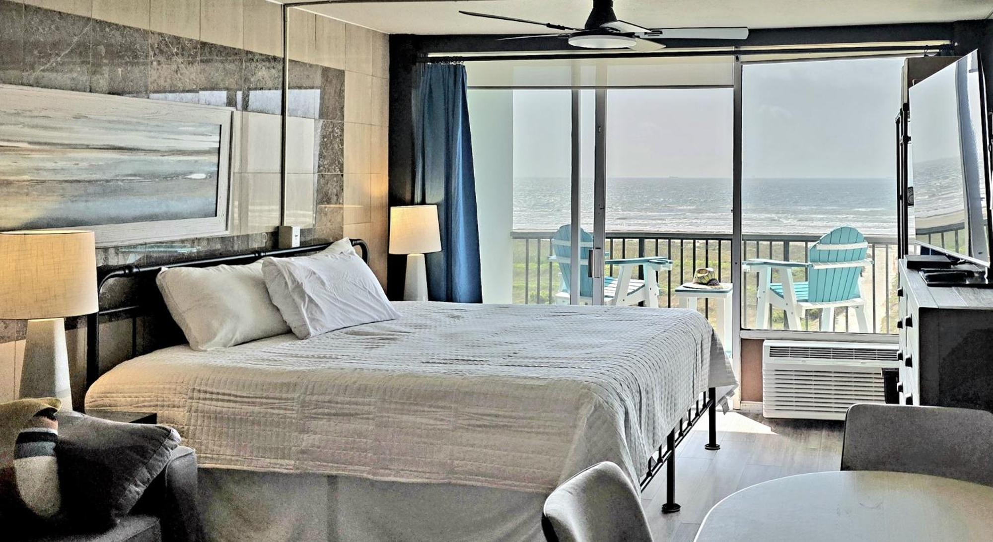Studio with Balcony