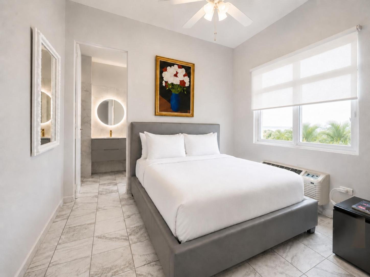 Coastal Compact Room
