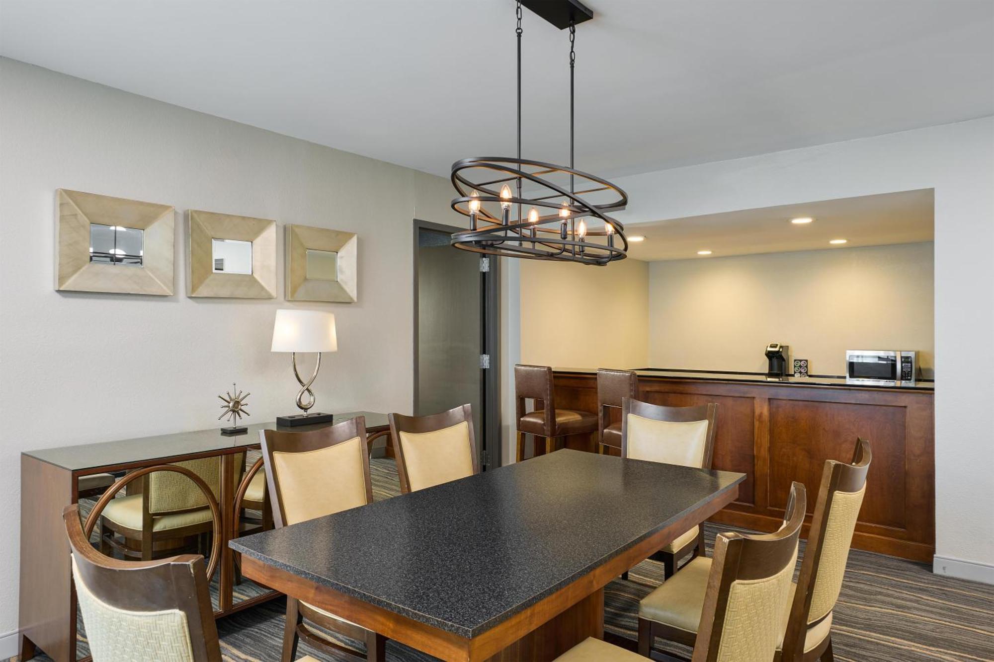 One-Bedroom King Suite with Partial Ocean View