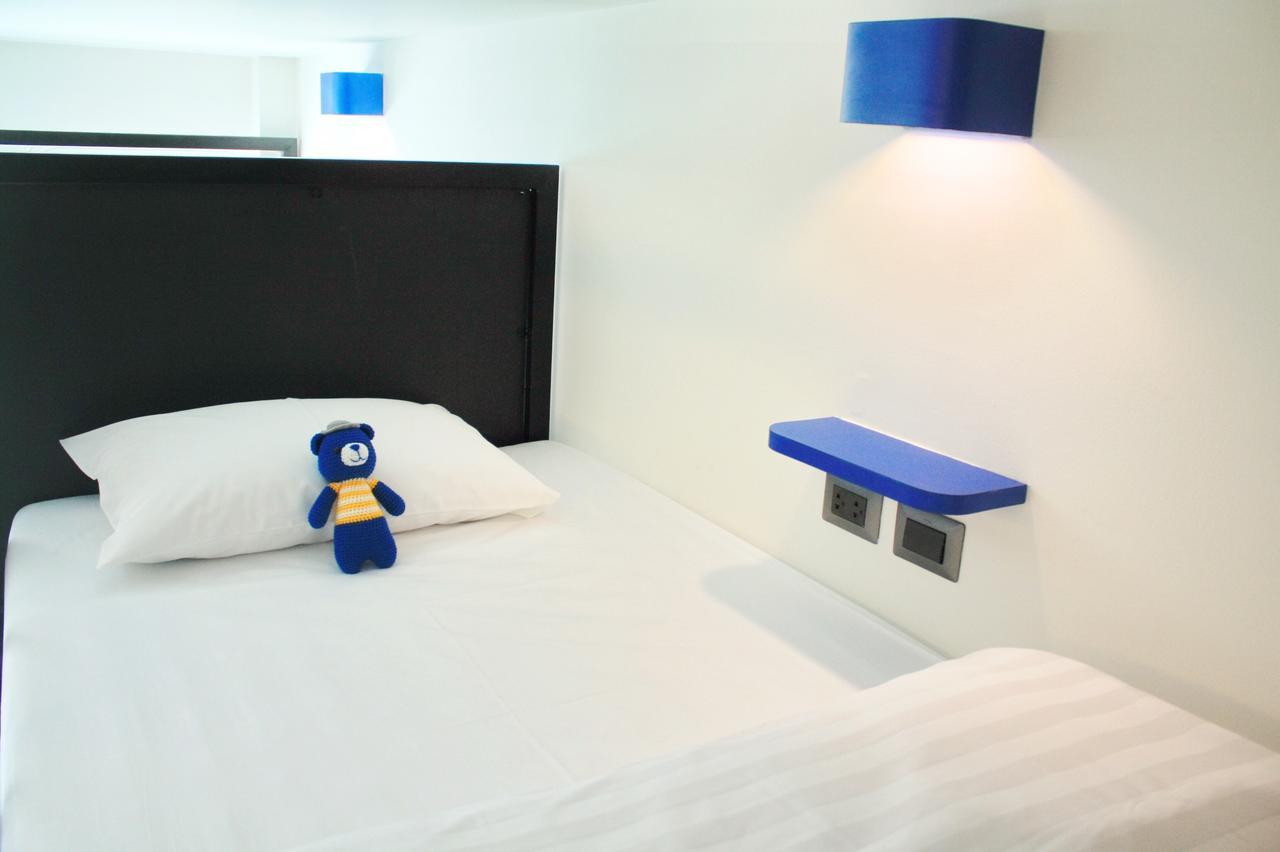 Bed in 6-Bed Mixed Dormitory Room with Shared Bathroom,527016642:JPEG